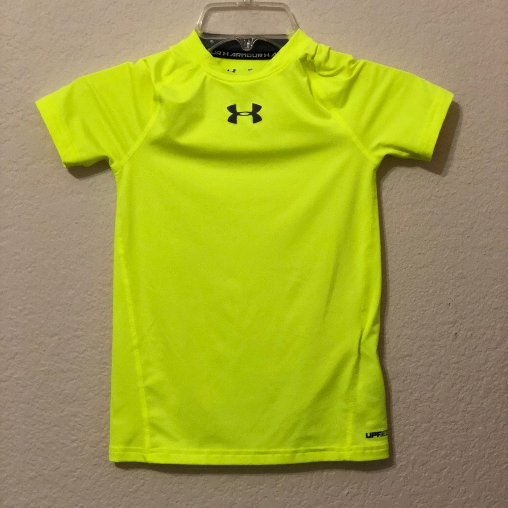Under Armour fitted Heat Gear Boys top YSM